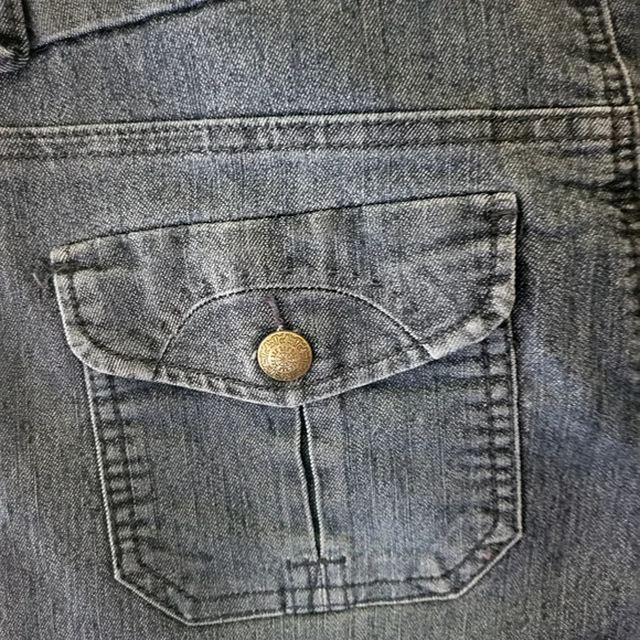 Jean shorts by One 5 One Ladies size 4 stretchy 5-pocket style - Picture 6 of 10